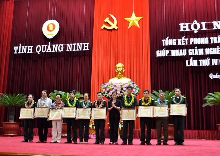 Phó Bí thư Thường trực Tỉnh ủy Đỗ Thị Hoàng phát biểu kết luận hội nghị.