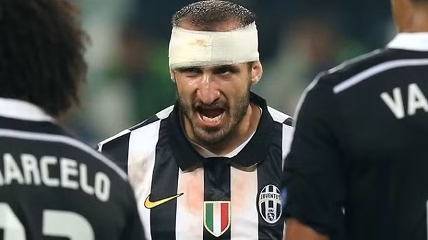  Conte đang rất khao khát chữ ký của Chiellini. Ảnh: Internet.