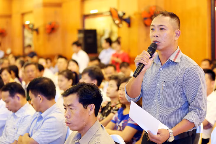 Ông Phạm Hải Quỳnh, đại diện Công ty CP du lịch Vân Hải Xanh và Hiệp hội du lịch Vân Đồn kiến nghị thực trạng môi trường đảo Quan Lạn - Minh Châu đang bị ô nhiễm.