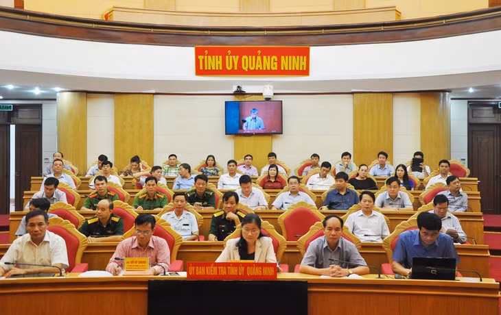 Quang cảnh hội nghị tại đầu cầu Quảng Ninh 