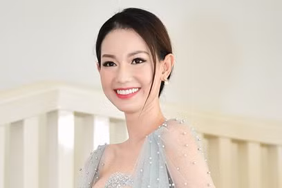 Quỳnh Chi hở bạo trong ngày ra mắt chương trình Cùng nhau tỏa sáng. Ảnh: Bá Ngọc