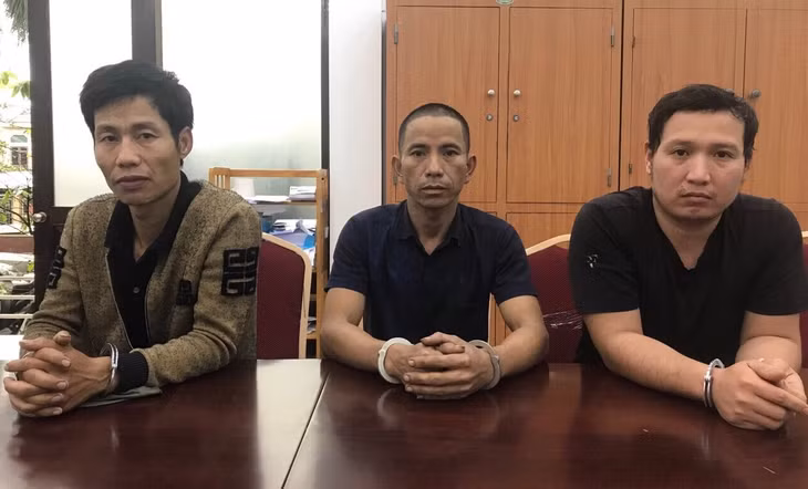 Các đối tượng Nguyễn Văn Dũng, Phạm Văn Giáp, Phạm Văn Nam tại cơ quan công an.