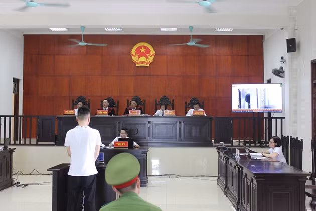 Một phiên tòa số hóa hồ sơ vụ án được VKSND tỉnh thực hiện tại phiên tòa hình sự ngày 30/7/2019.