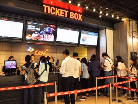 Rạp chiếu phim là địa điểm đang được đề xuất cấm bán rượu, bia. (Ảnh minh họa)