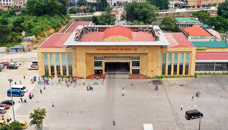 Cửa khẩu quốc tế Móng Cái sau khi nâng cấp, mở rộng đang phát huy hiệu quả.