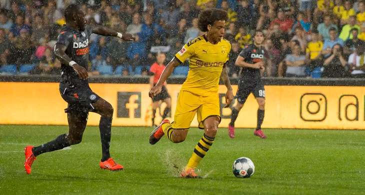 Tiền vệ trung tâm: Axel Witsel