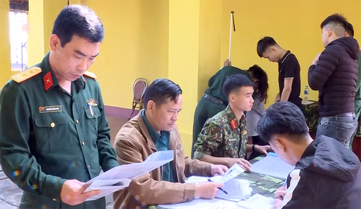 HĐNVQS TP Móng Cái tổ chức khám tuyển NVQS năm 2020.