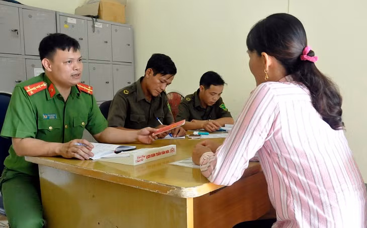 Công an xã An Sinh, TX Đông Triều tổ chức thường trực, giải quyết kịp thời các yêu cầu chính đáng của công dân 