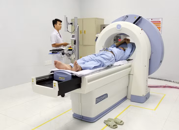 Bệnh viện Đa khoa tỉnh đã tiếp nhận chuyển giao kỹ thuật xạ hình SPECT tưới máu cơ tim từ Bệnh viện Trung ương Quân đội 108. Đây là kỹ thuật chuyên sâu trong chuyên ngành tim mạch, đem lại hiệu quả cao trong chẩn đoán, điều trị cho người bệnh, mở ra chiến lược phát triển chuyên môn theo hướng hội nhập quốc tế.
