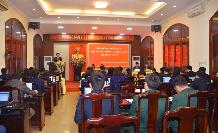 Quang cảnh kỳ họp.