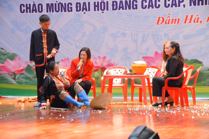 Một tiểu phẩm về chủ đề công tác vận động nhân dân vùng cao, DTTS tham gia xây dựng nông thôn mới