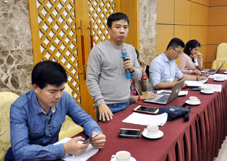 Đại diện cơ quan thông tấn, báo chí phát biểu tại buổi họp báo
