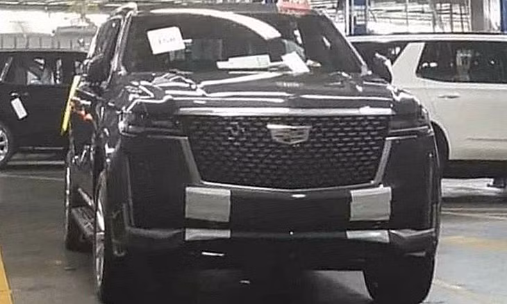 Ảnh chụp Escalade mới tại nhà máy.