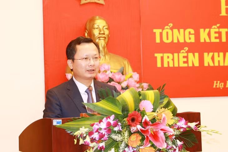 Đồng chí Cao Tường Huy, Phó Chủ tịch UBND tỉnh, phát biểu chỉ đạo hội nghị.