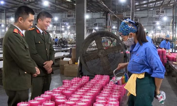 CBCS Phòng ANKT thường xuyên phối hợp với các doanh nghiệp nước ngoài trong đảm bảo an ninh trật tự tại địa bàn.