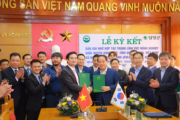 ãnh đạo 2 huyện Hoành Bồ (Quảng Ninh, Việt Nam) và DamYang (Jeollanam Do, Hàn Quốc) ký kết bản ghi nhớ hợp tác phát triển nông nghiệp.