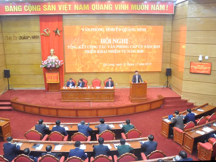 Toàn cảnh hội nghị.