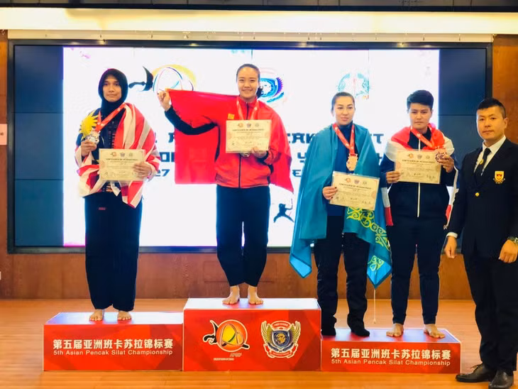 Nữ võ sĩ Nguyễn Thị Cẩm Nhi đã thi đấu xuất sắc đoạt huy chương vàng hạng cân 70kg nữ.