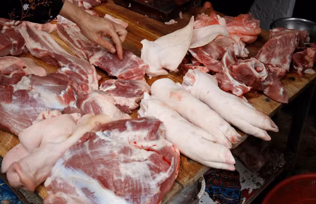 Giá thịt lợn tại Trung Quốc đã tăng mạnh do dịch tả lợn châu Phi. Ảnh: Reuters