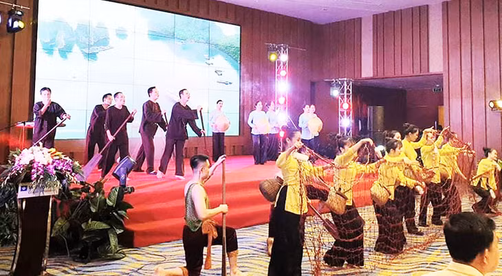 Một buổi tập luyện tiết mục mới của Đoàn Nghệ thuật tỉnh
