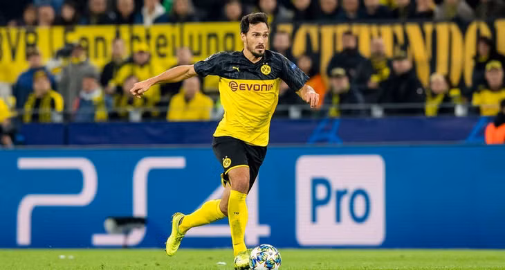 Trung vệ: Mats Hummels