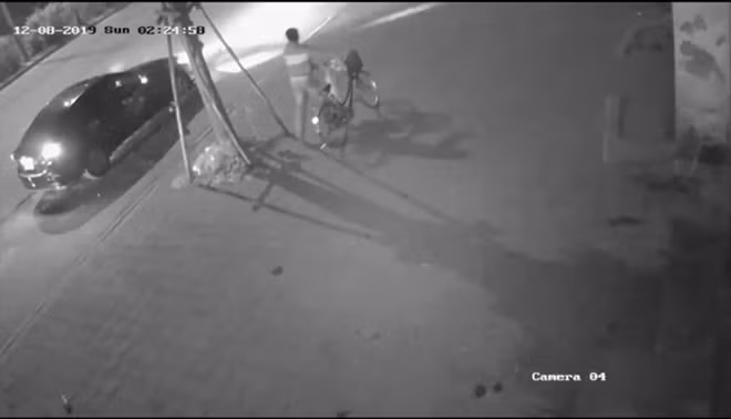 Hình ảnh trích xuất từ camera an ninh của nhà dân bên đường nơi xảy ra vụ việc.