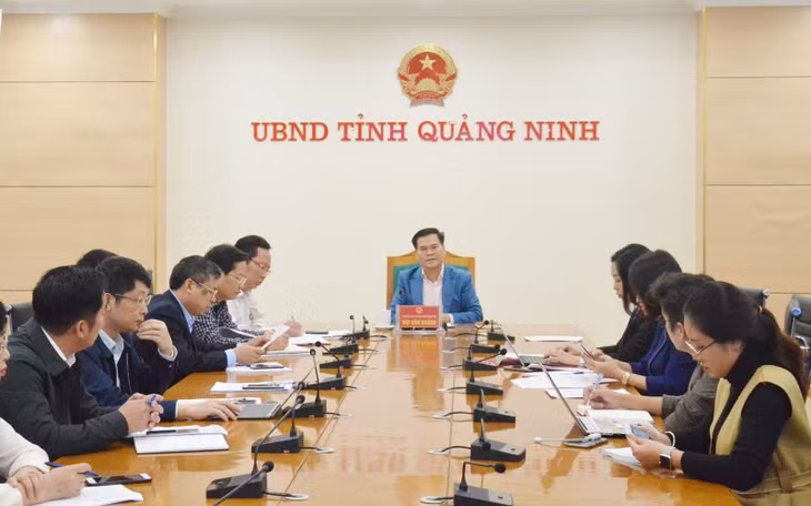 Quang cảnh cuộc họp.