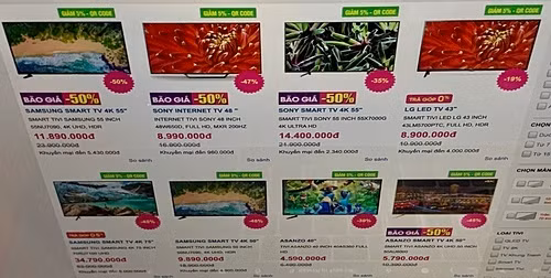 Thị trường TV bắt đầu vào mùa giảm giá từ giữa tháng 12 khi chỉ còn cách Tết Nguyên đán hơn một tháng. Ảnh: Tuấn Anh.