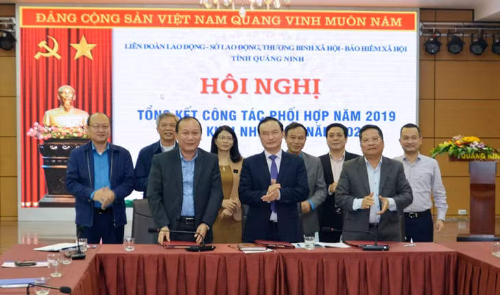 Lãnh đạo ba đơn vị ký kết chương trình phối hợp trong thực hiện nhiệm vụ năm 2020.