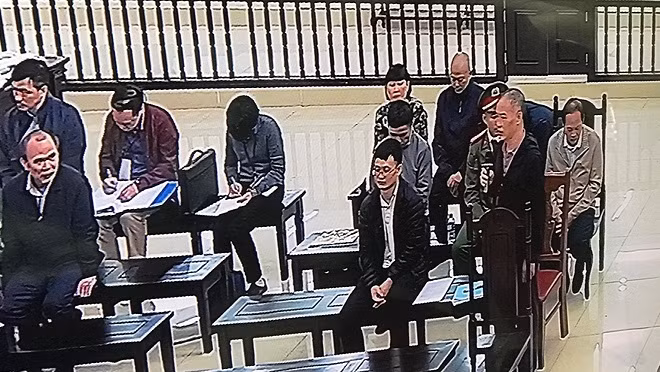 Bị cáo Lê Nam Trà, cựu Chủ tịch HĐTV MobiFone trả lời HĐXX.