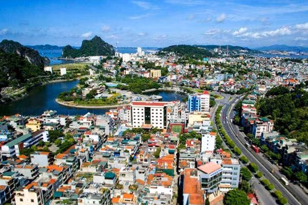 Sau khi sáp nhập Hạ Long - Hoành Bồ, TP Hạ Long mới sẽ là đô thị loại 1 trực thuộc tỉnh lớn nhất cả nước.