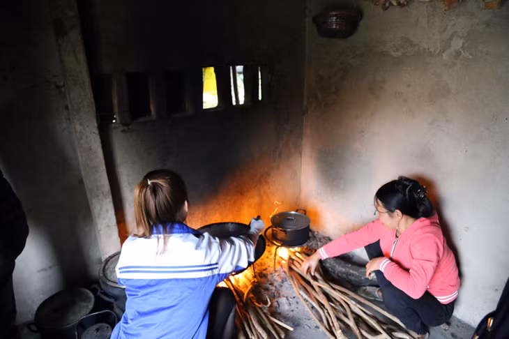 Người dân trong xóm luôn khao khát được nhập khẩu về xã Hải Đông.