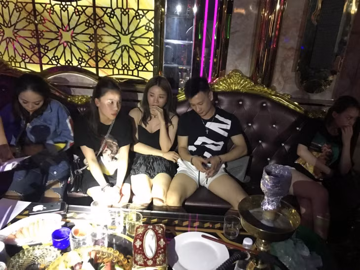 riệt phá ổ nhóm tổ chức sử dụng trái phép chất ma túy tại quán karaoke King Dom (phường Trần Hưng Đạo)