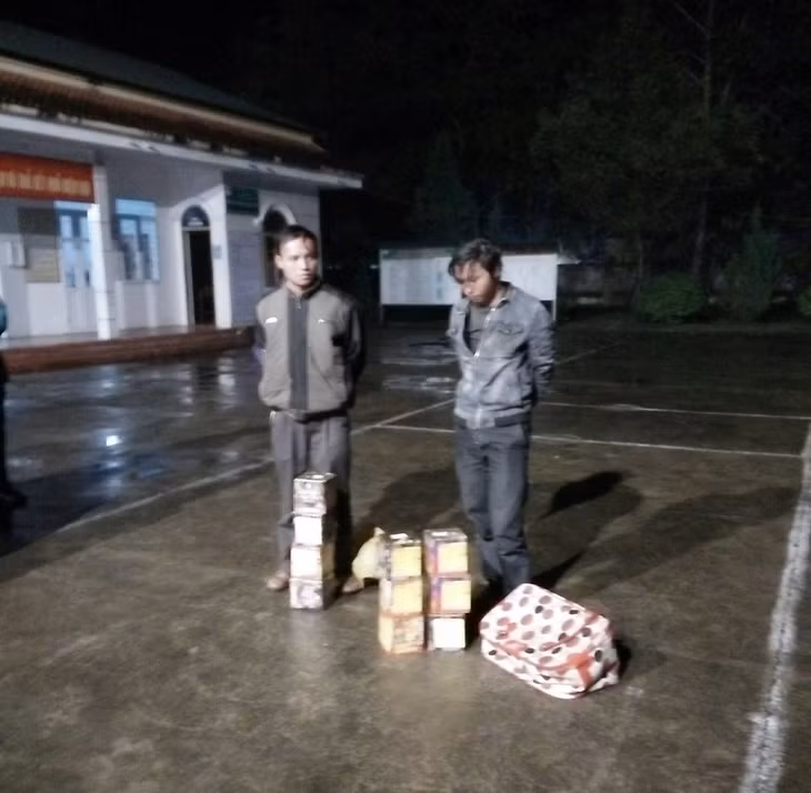 Hai đối tượng cùng tang vật