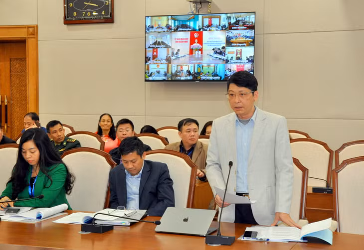 Đại diện lãnh đạo một số ban, sở, ngành và địa phương phát biểu đóng góp ý kiến, đề xuất tại buổi làm việc.