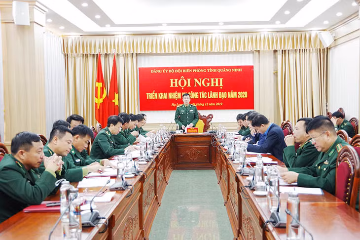 Đại tá Đặng Toàn Quân, Phó Bí thư Đảng ủy, Chỉ huy Trưởng BĐBP tỉnh phát biển tại hội nghị.
