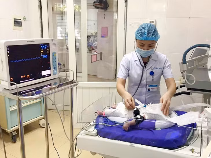 Cứu sống bé sơ sinh bị ngạt bằng phương pháp làm lạnh toàn thân