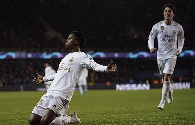 Niềm vui của Rodrygo sau khi ghi bàn mở tỷ số cho Real.