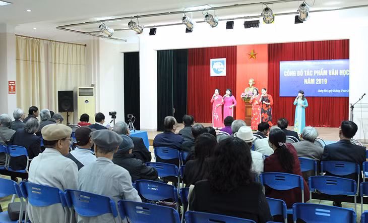Quang cảnh buổi lễ ra mắt.