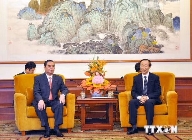 Đặc Phái viên Lê Hồng Anh tiếp ông Vương Gia Thụy, Trưởng Ban Liên lạc Đối ngoại Trung ương, Phó Chủ tịch Chính Hiệp Toàn Quốc Trung Quốc. (Ảnh: Tường Thu/TTXVN)