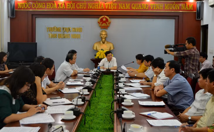 Quang cảnh cuộc họp