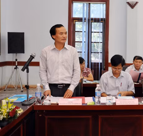 Đồng chí Trần Danh Chức, Chủ tịch LĐLĐ tỉnh báo cáo Đề án của LĐLĐ tại cuộc họp