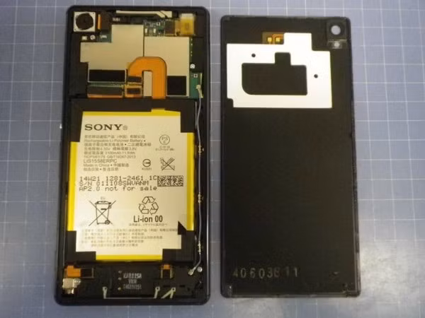 Pin không thể tháo rời và có dung lượng 3.100mAh.