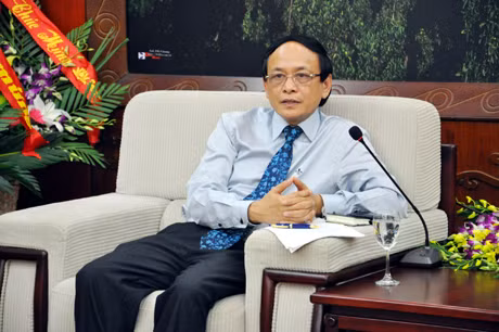 Đồng chí Đại sứ đặc mệnh toàn quyền của Việt Nam tại Brazil trao đổi nội dung về hợp tác giữa tỉnh Quảng Ninh và 