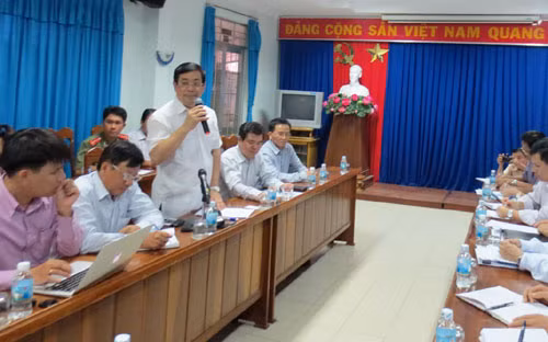 Đại diện Bộ Y tế và các cơ quan liên quan làm việc tại tỉnh Khánh Hòa