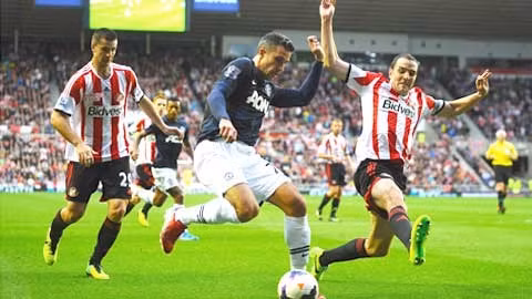 Sự trở lại của Van Persie và cái duyên mỗi khi làm khách tại sân Ánh sáng sẽ giúp M.U giành chiến thắng