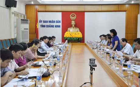 Quang cảnh cuộc họp.
