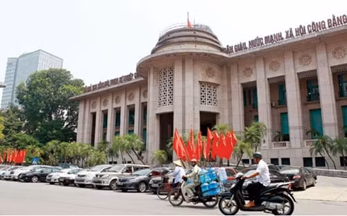 “Việc triển khai quyết liệt, đồng bộ các giải pháp của Chính phủ và khuyến nghị của chương trình FSAP sẽ góp phần lành mạnh hóa một bước quan trọng về tài chính và hoạt động của các tổ chức tín dụng Việt Nam, giảm bớt số lượng tổ chức tín dụng nhỏ, yếu kém”, Ngân hàng Nhà nước cho biết.