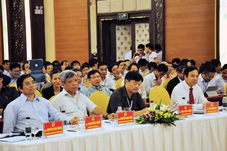 Các đồng chí lãnh đạo Bộ, ngành, lãnh đạo tỉnh tham dự buổi Hội thảo.
