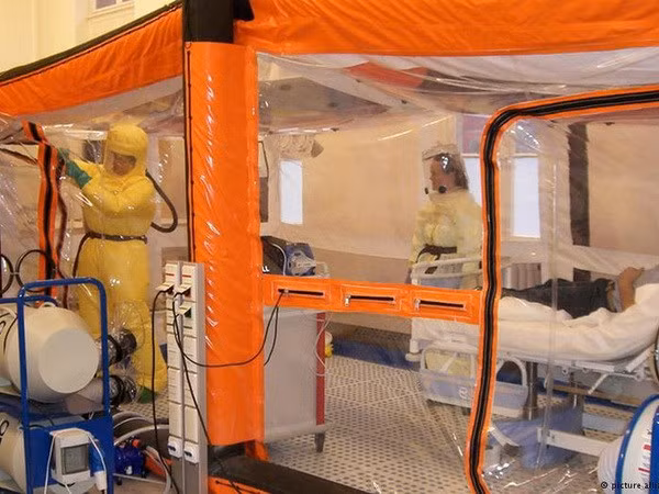 Bệnh nhân Ebola sẽ được điều trị trong khu vực cách ly ở Bệnh viện Y Hamburg-Eppendorf. (Nguồn: DPA)
